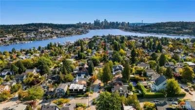 Set in the heart of Wallingford, this home places you just moments from Seattle icons like Gas Works Park and Lake Union.