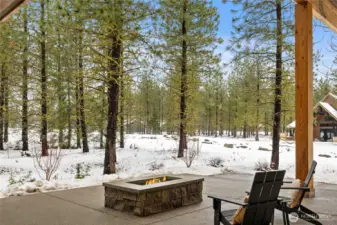 Gas firepit with private view of creek