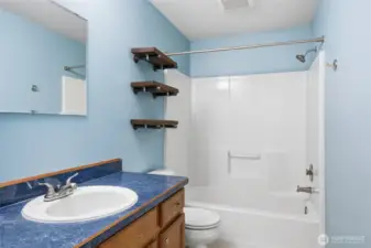 Full Bathroom on Main