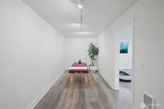 460 sqft Studio suite