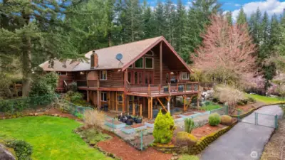 East Facing Main House-Mt Hood Views