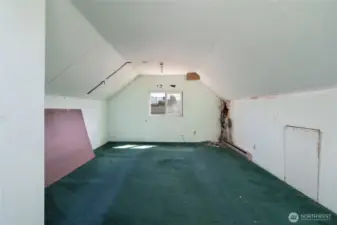 Upstairs, 2nd bedroom.