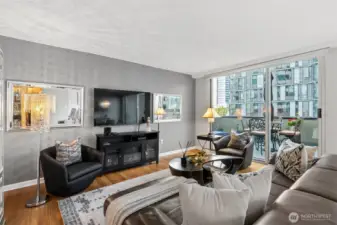 Seamless flow to private terrace for indoor-outdoor living.outdoor living.