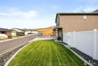 Beautiful front yard with curbing.