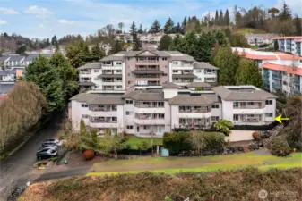 Ability to pull up near the stairs for easier moving!