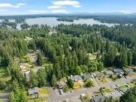 Lake Tapps in background