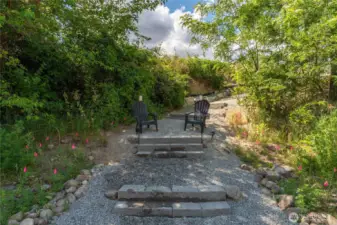 Shoreline access trail