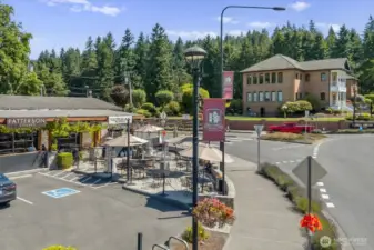 Minutes from Woodinville's Hollywood District and Downtown.