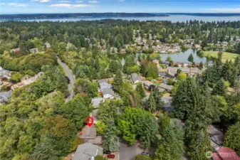 Great location, close to shopping, parks, freeway access and more!