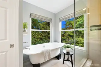 What a special soaking tub.