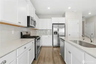 You will love your chef's kitchen!
