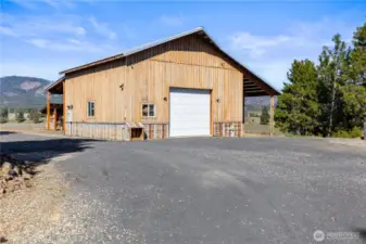 Shop with RV Hookups and 3/4 bath