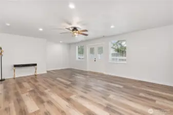 Huge Bonus room on the lower level
