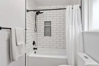 Upstairs hallway full bathroom