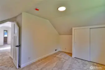 Upstairs bedroom 2