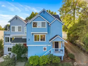 Newer exterior paint and fantastic location - privacy in the city!