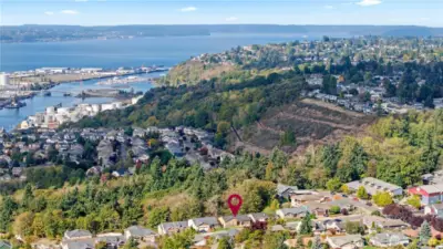 This is a beautiful area and close to Federal Way Shopping and downtown Tacoma Adventures