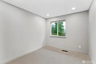 Additional bedroom no. 1