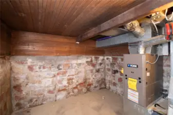 Dry basement space