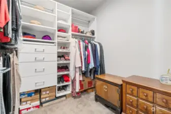 Walk in closets complete with oorginizers