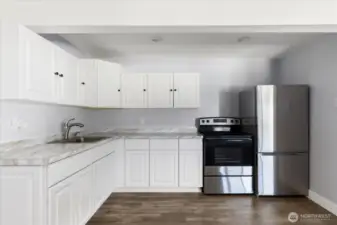 Second Kitchen: lower level. New appliances - never used.