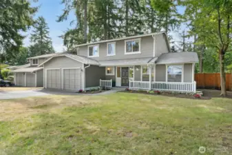 Just moments from 132nd Square Park, the Cross-Kirkland Corridor, Burke-Gilman Trail, and vibrant Totem Lake, this residence offers both tranquility and convenience in one of Kirkland’s most connected neighborhoods.