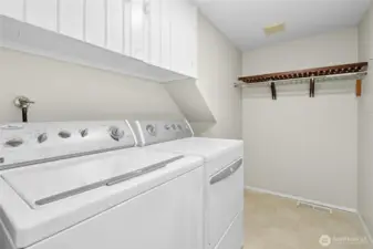 Main level utility room/Mud room