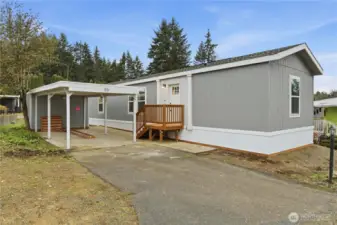 End unit with carport