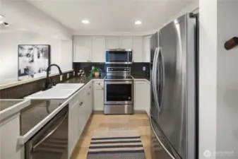 Looking at your kitchen, which is nicely and tastefully updated throughout.