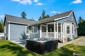 Second back porch & hot tub shot.