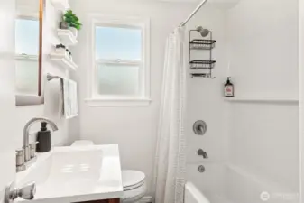 Full bath main level.