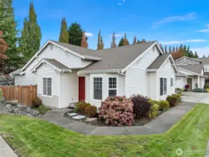 Welcome to a sought after 1 level condo in Pemberton Creek!