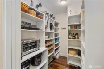 Great pantry storage!