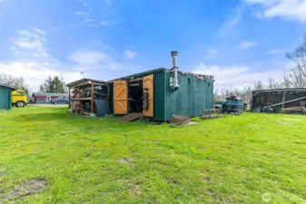 Green Shipping containers (no not convey)