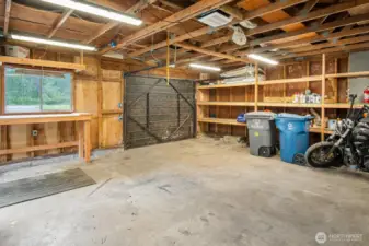 detached garage with shop space
