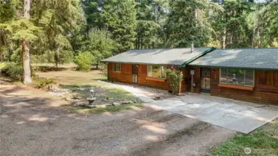 Enjoy your own year round country retreat!