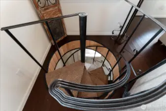 Spiral staircase to lower level