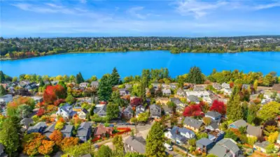 2 Blocks to Greenlake