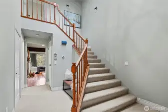 A small sitting nook on the way to the living room entry.