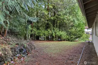 Another angle of the right side of home, viewing it from the back.