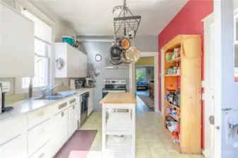 Kitchen on the main.
