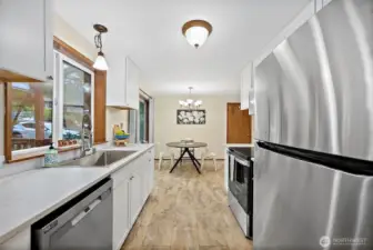 Brand new kitchen with newer appliances.