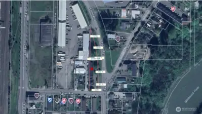 Plat Map with dimensions of the 16,117 sqft lot with street names.  No Flood Zone, has never flooded here - high and dry.