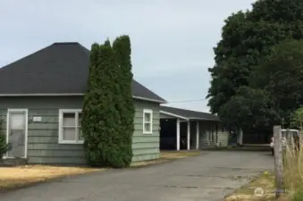 Small 702 sqft 1 bedroom, 1 bathroom house slated for reno/rehab or demo. Seller has demo bid and necessary pre-demo testing all completed.  What's your vision!?