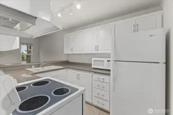 1 year home warrenty on all appliances!