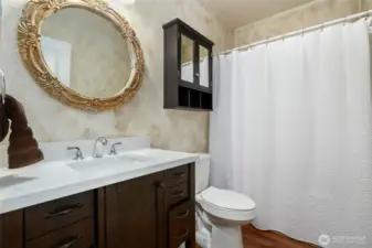 Bathroom in the cottage space. Nicely done!