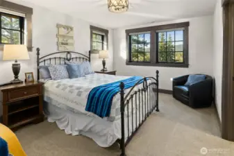 Ensuite bedroom upstairs