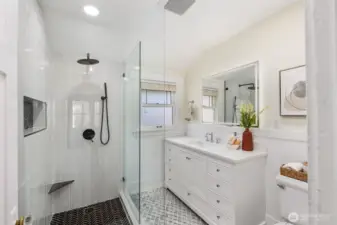 Beautifully updated upstairs bathroom