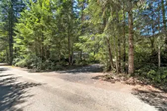The other end of the looped driveway