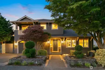 Welcome to 3016 37th Avenue West in Magnolia!